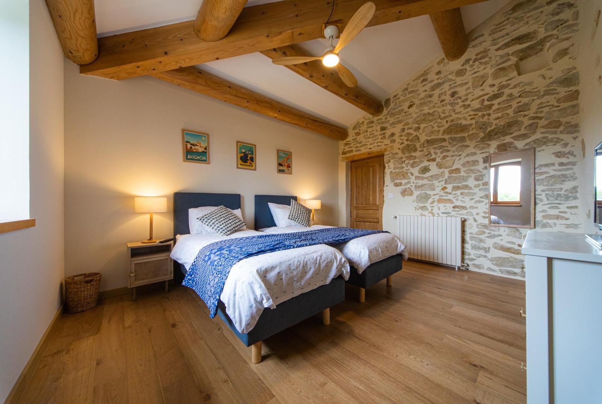 Bed and Breakfast Les Yourtes De Provence Saint-Paulet-de-Caisson Zimmer foto